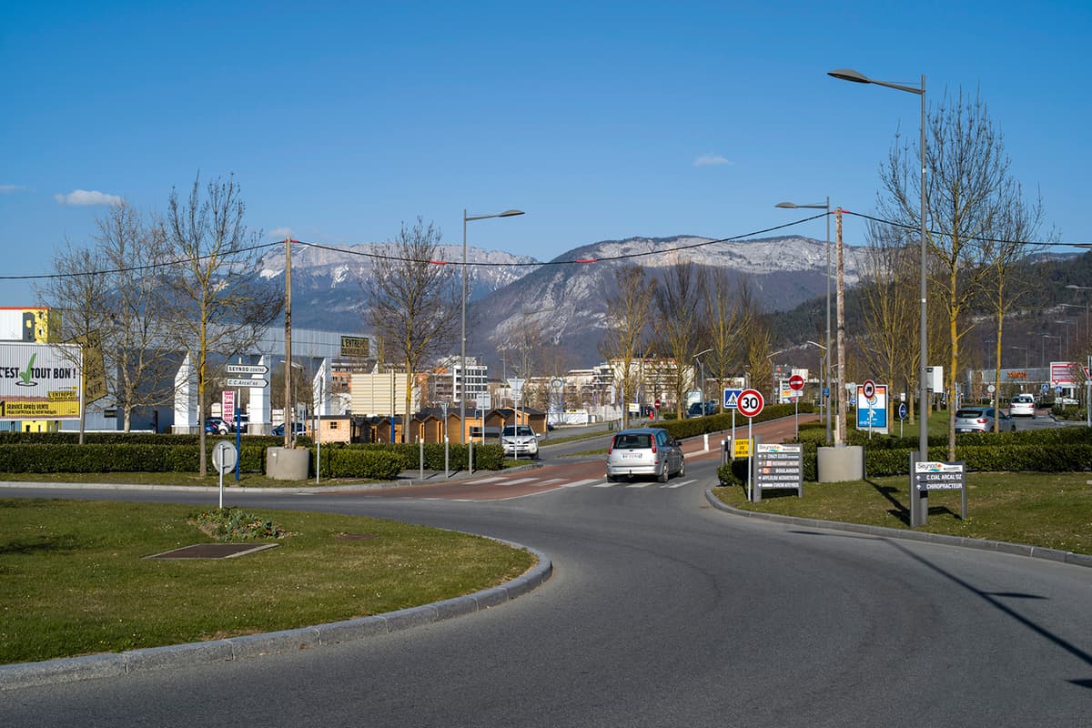 Affichage publicitaire : protection des espaces naturels et mise en valeur des entrées de ville et des franges urbaines